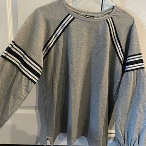 Long sleeve gray sweater